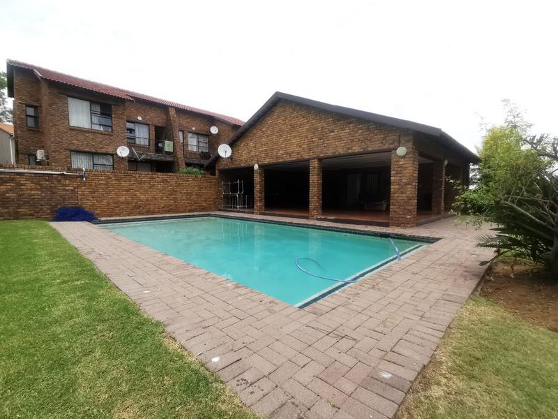 2 Bedroom Property for Sale in Vorna Valley Gauteng