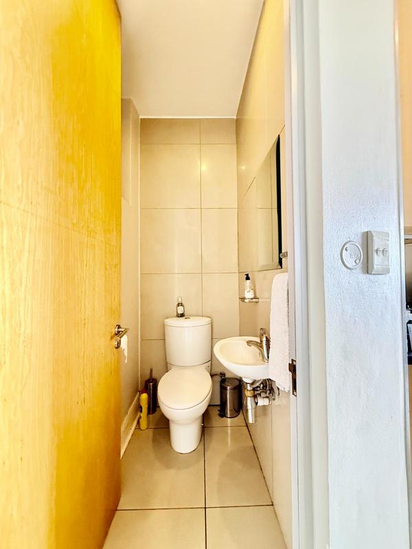 To Let 1 Bedroom Property for Rent in Sandown Gauteng