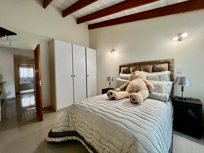 To Let 5 Bedroom Property for Rent in Woodmead Gauteng