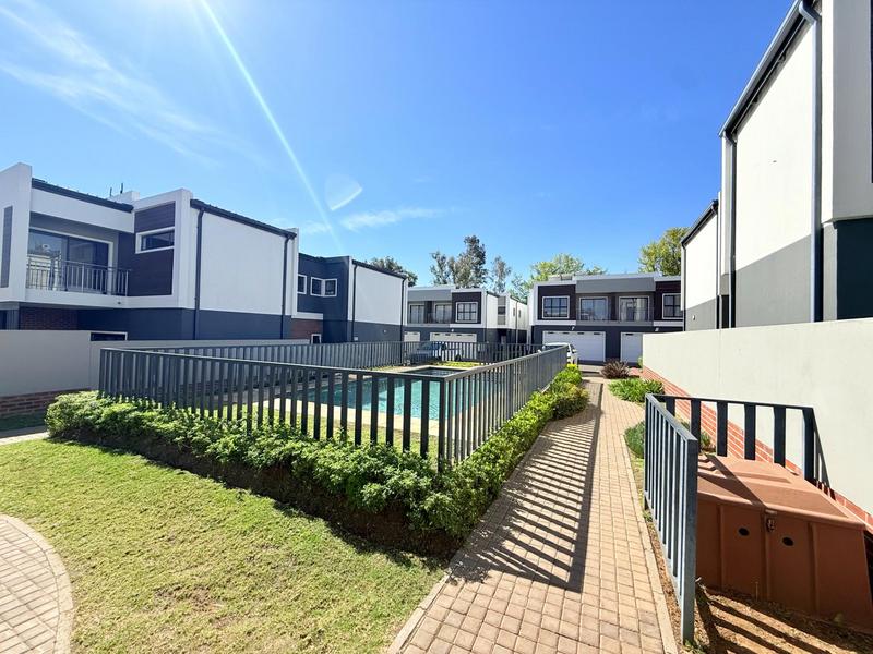 3 Bedroom Property for Sale in Sunninghill Gauteng