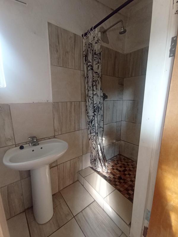 To Let 1 Bedroom Property for Rent in Discovery Gauteng