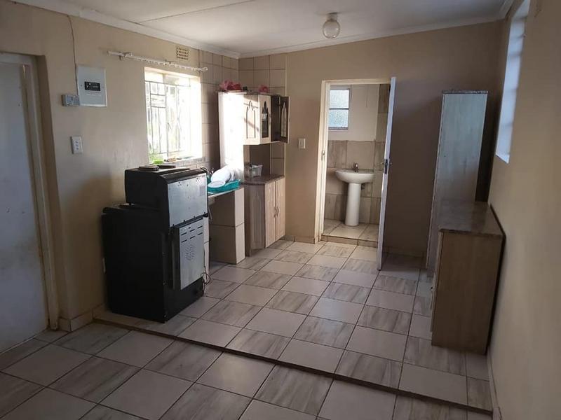 To Let 1 Bedroom Property for Rent in Discovery Gauteng