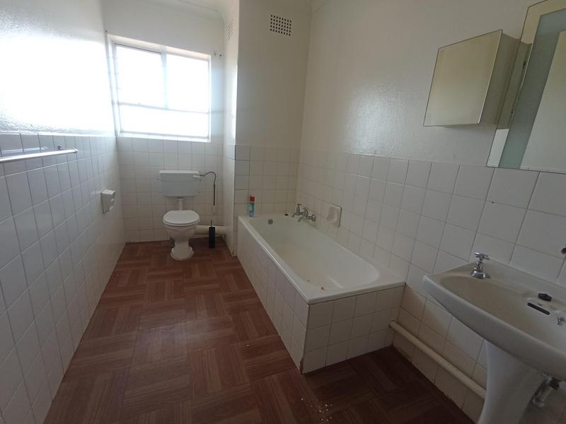 To Let 1 Bedroom Property for Rent in Florida Lake Gauteng