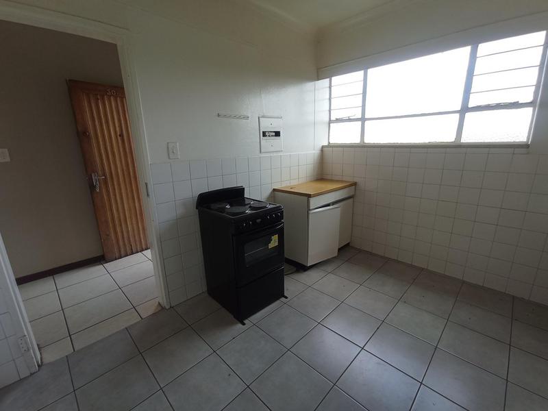 To Let 2 Bedroom Property for Rent in Florida Lake Gauteng