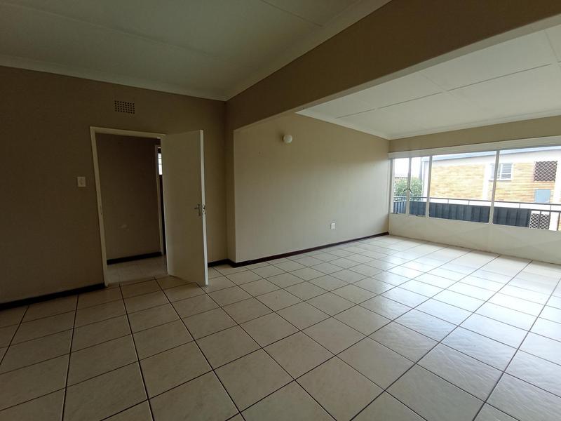To Let 2 Bedroom Property for Rent in Florida Lake Gauteng