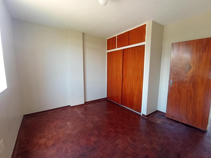 To Let 2 Bedroom Property for Rent in Florida Lake Gauteng