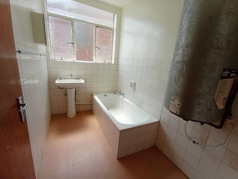 To Let 2 Bedroom Property for Rent in Florida Lake Gauteng