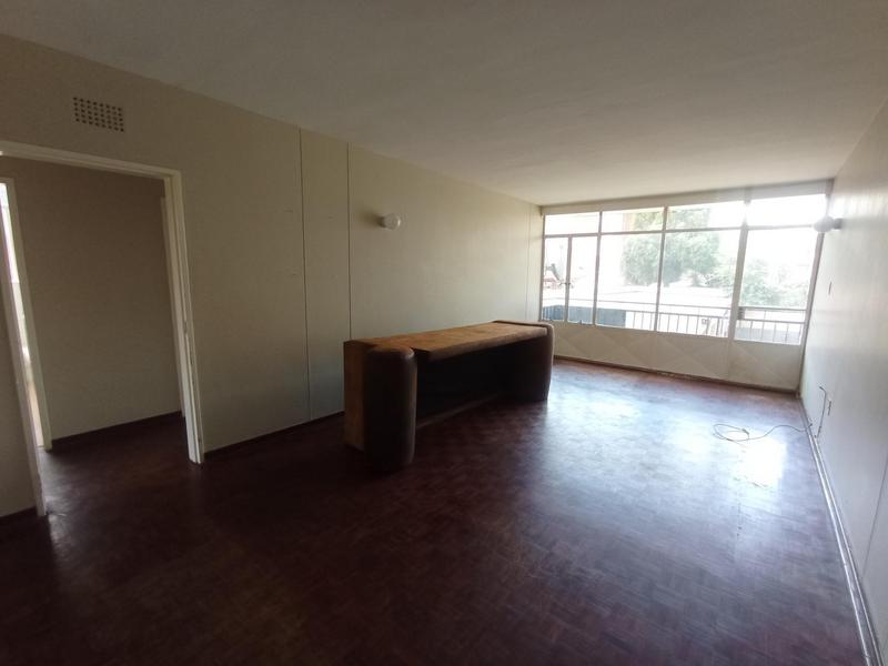 To Let 2 Bedroom Property for Rent in Florida Lake Gauteng