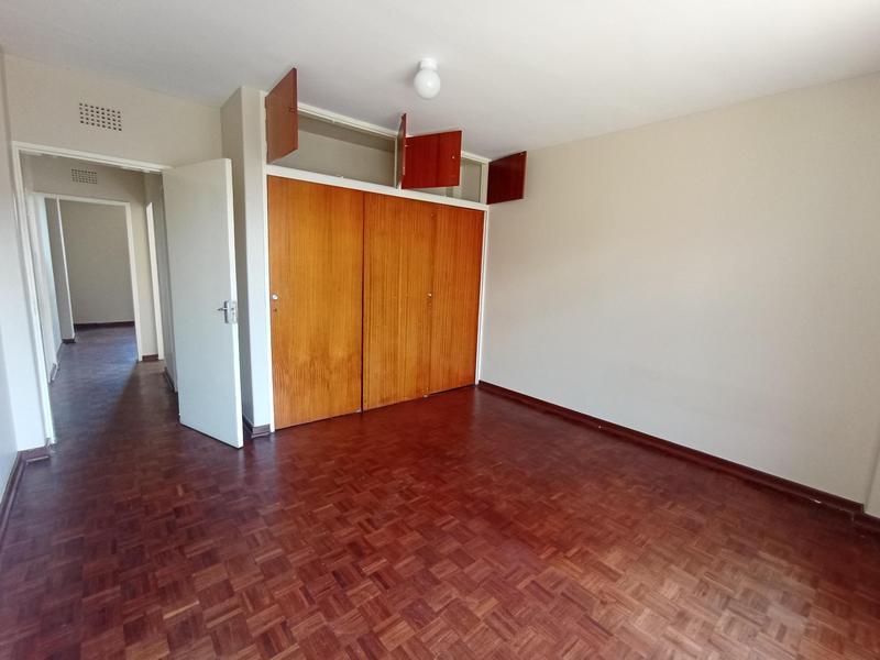 To Let 2 Bedroom Property for Rent in Florida Lake Gauteng