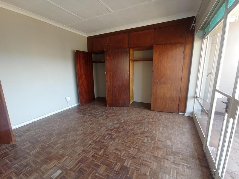 To Let 1 Bedroom Property for Rent in Florida Lake Gauteng