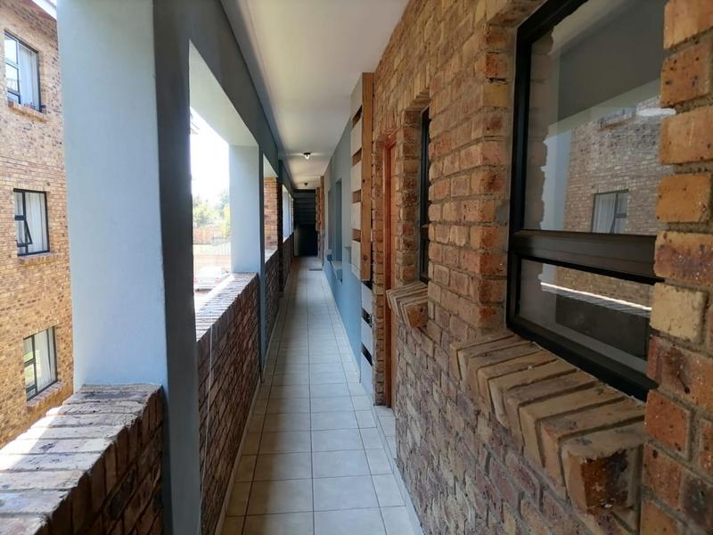 2 Bedroom Property for Sale in Groblerpark Gauteng
