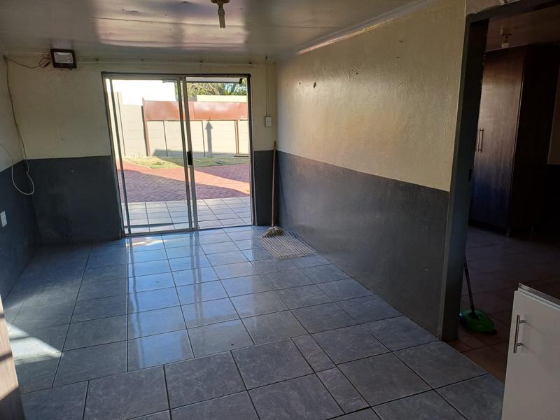 To Let 2 Bedroom Property for Rent in Roodepoort Gauteng