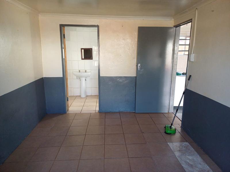 To Let 2 Bedroom Property for Rent in Roodepoort Gauteng