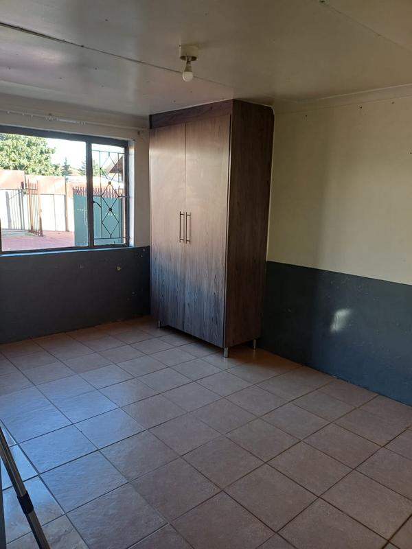 To Let 2 Bedroom Property for Rent in Roodepoort Gauteng