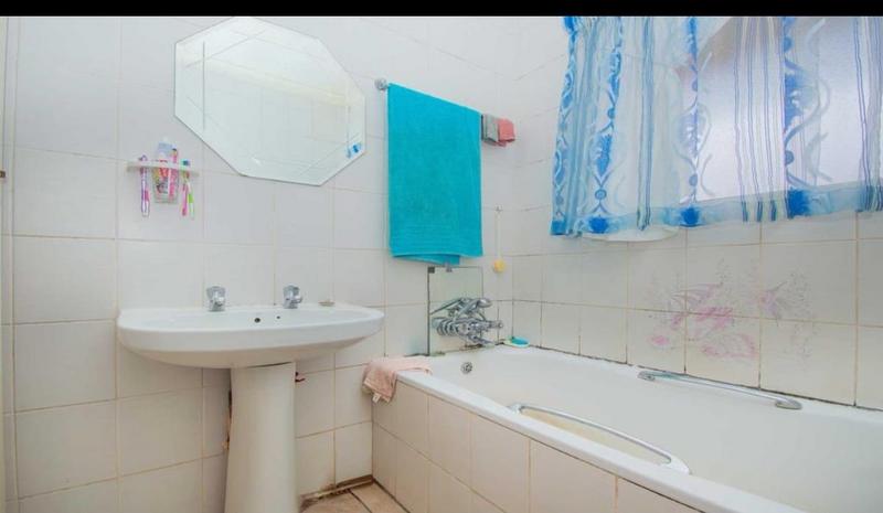 2 Bedroom Property for Sale in Florida Lake Gauteng