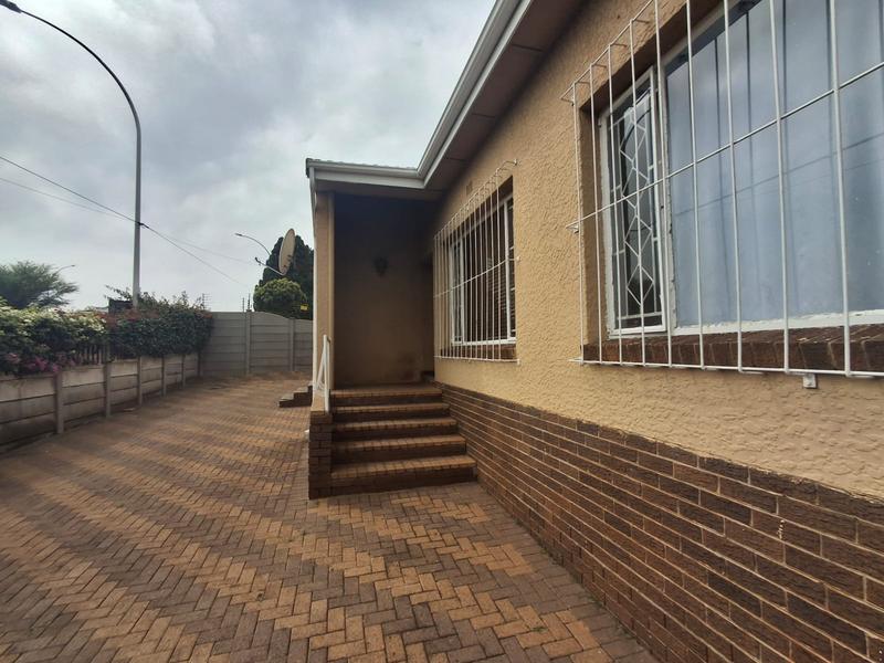 3 Bedroom Property for Sale in Florida North Gauteng