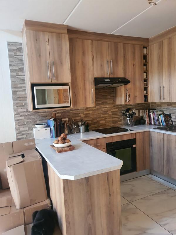 2 Bedroom Property for Sale in Honeypark Gauteng