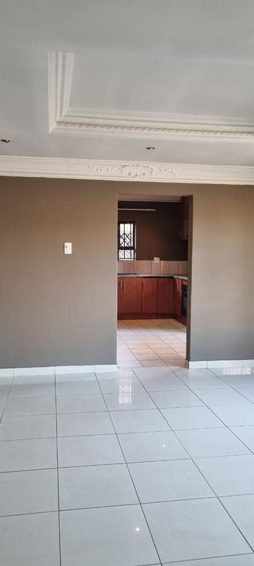2 Bedroom Property for Sale in Mondeor Gauteng