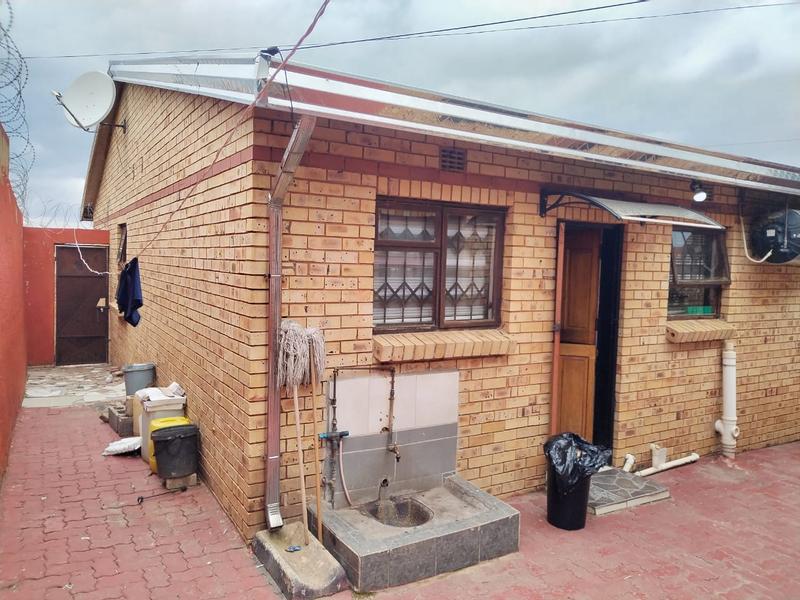 To Let 3 Bedroom Property for Rent in Diepkloof Gauteng