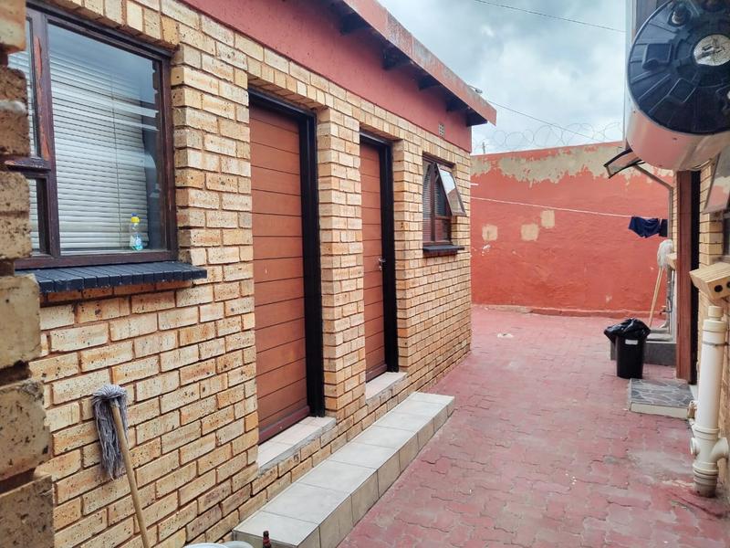 To Let 3 Bedroom Property for Rent in Diepkloof Gauteng