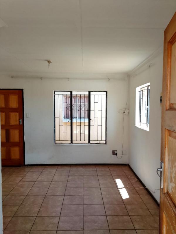2 Bedroom Property for Sale in Protea Glen Gauteng