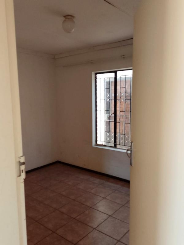 2 Bedroom Property for Sale in Protea Glen Gauteng