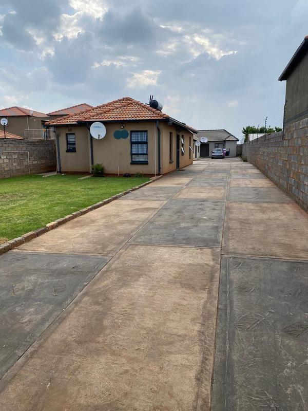 0 Bedroom Property for Sale in Protea Glen Gauteng