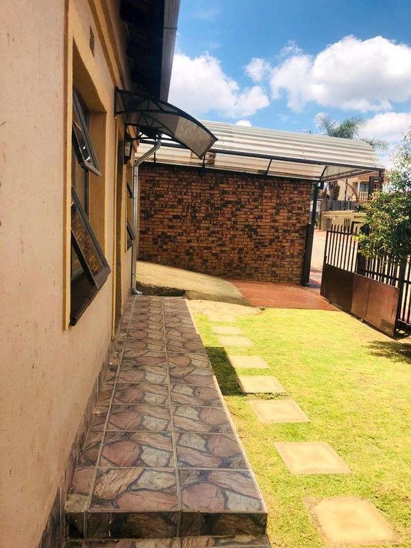 1 Bedroom Property for Sale in Zondi Gauteng