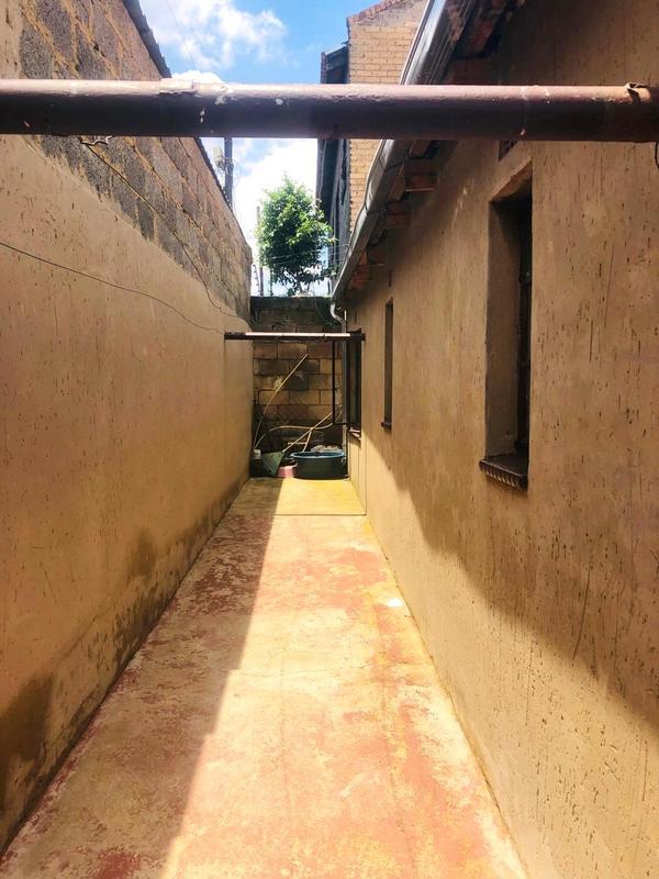 1 Bedroom Property for Sale in Zondi Gauteng