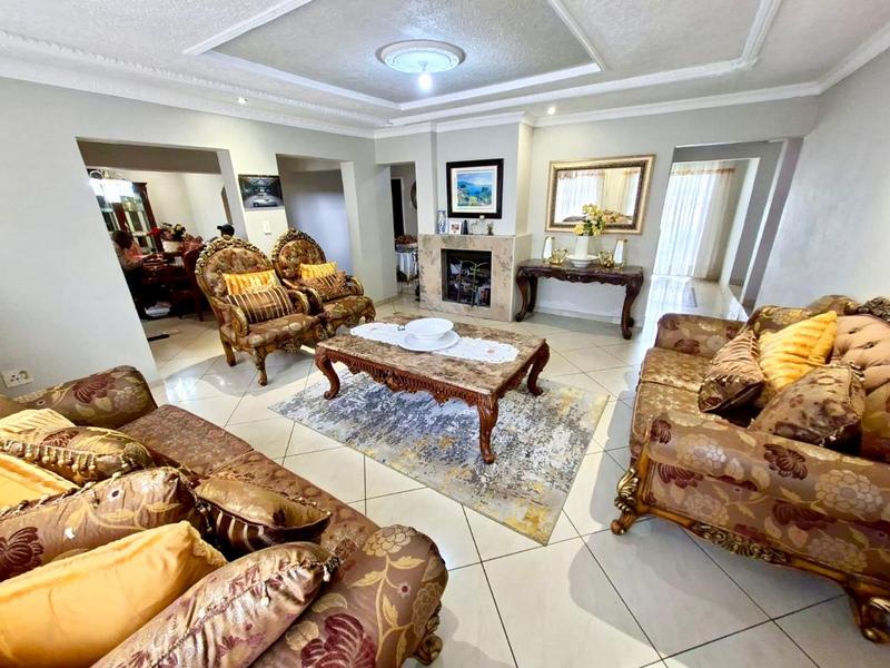 4 Bedroom Property for Sale in Brackendowns Gauteng