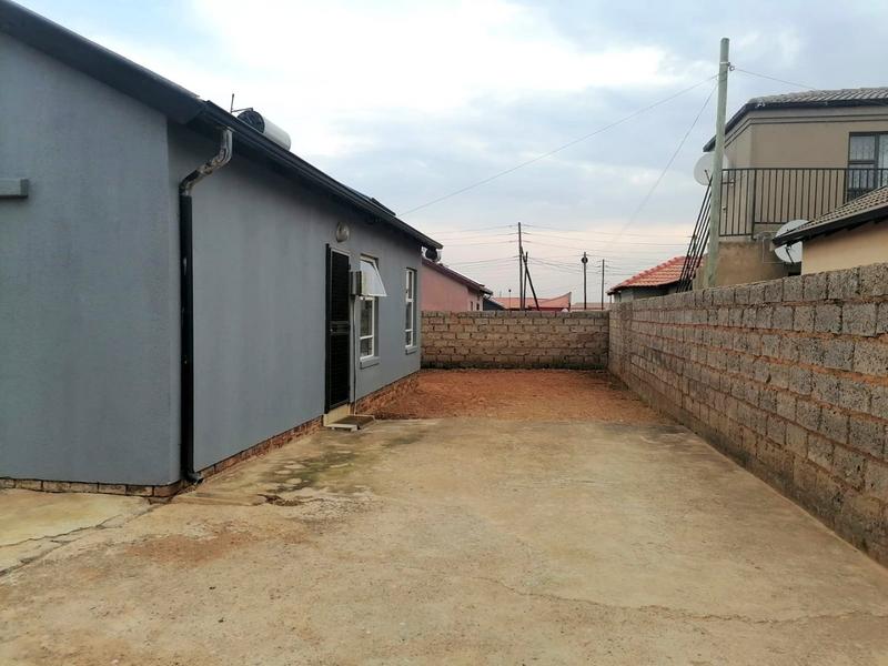 3 Bedroom Property for Sale in Bram Fischerville Gauteng