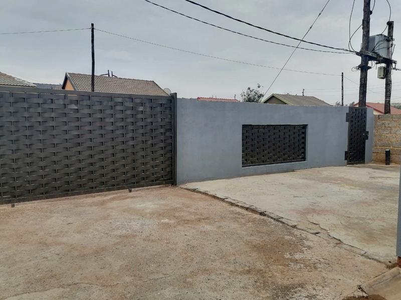 3 Bedroom Property for Sale in Bram Fischerville Gauteng