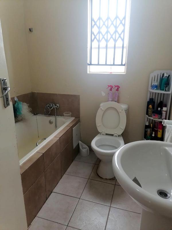 3 Bedroom Property for Sale in Bram Fischerville Gauteng