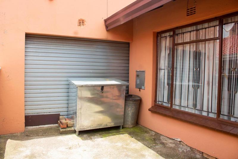 3 Bedroom Property for Sale in Dhlamini Gauteng