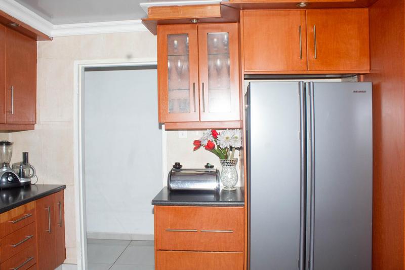 3 Bedroom Property for Sale in Dhlamini Gauteng