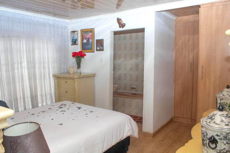 3 Bedroom Property for Sale in Dhlamini Gauteng