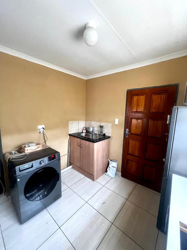 2 Bedroom Property for Sale in Fleurhof Gauteng