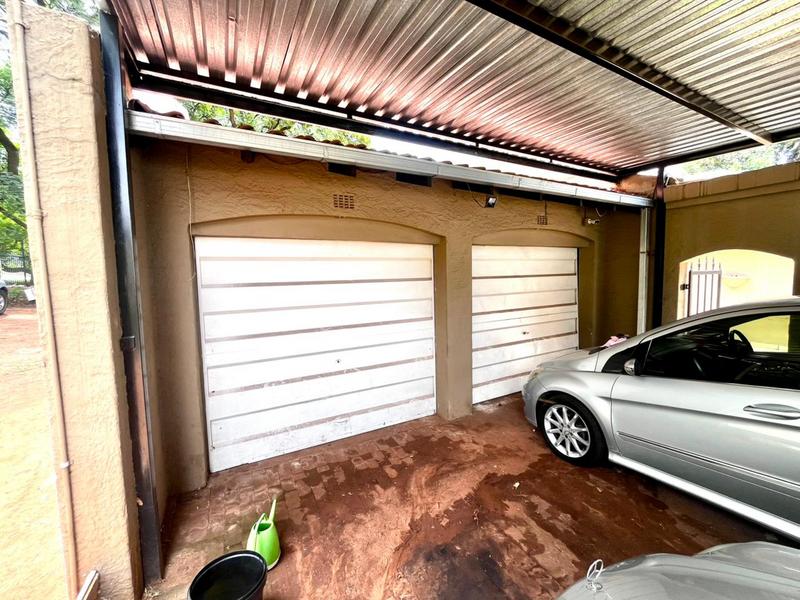 4 Bedroom Property for Sale in Florida Hills Gauteng