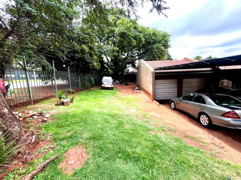 4 Bedroom Property for Sale in Florida Hills Gauteng