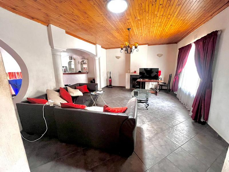 4 Bedroom Property for Sale in Florida Hills Gauteng