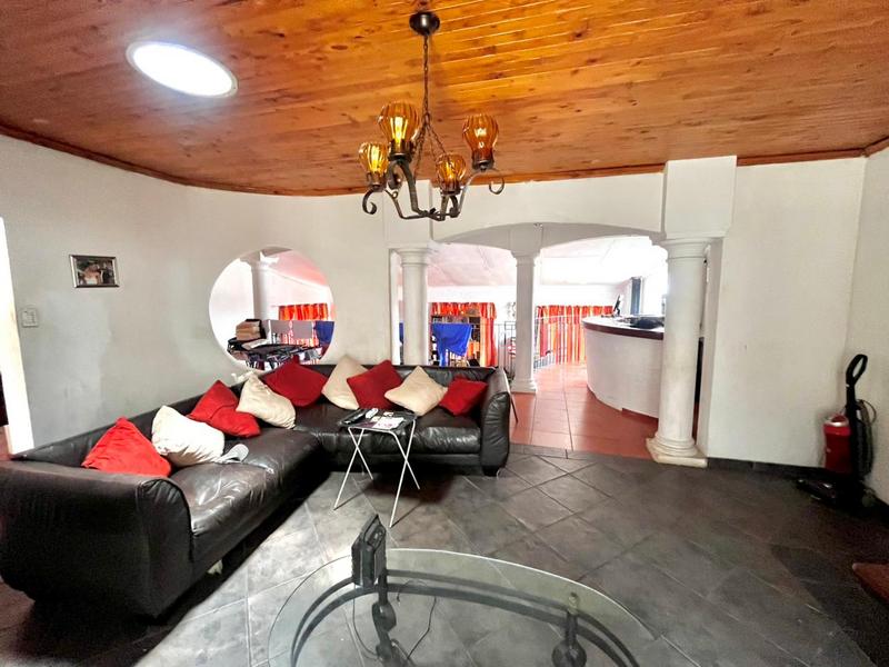 4 Bedroom Property for Sale in Florida Hills Gauteng