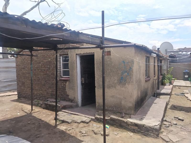 2 Bedroom Property for Sale in Meadowlands Gauteng