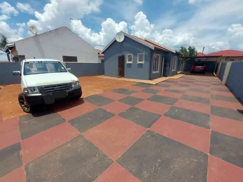 2 Bedroom Property for Sale in Protea Glen Gauteng