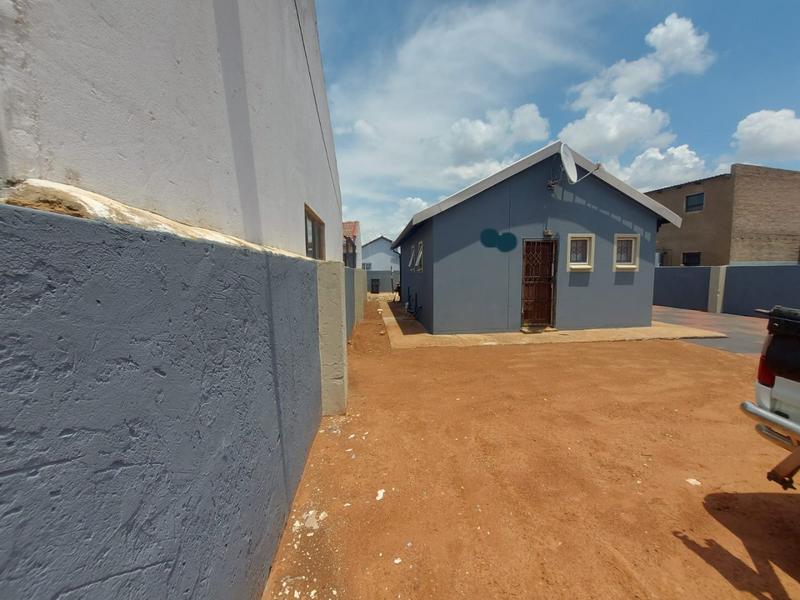 2 Bedroom Property for Sale in Protea Glen Gauteng