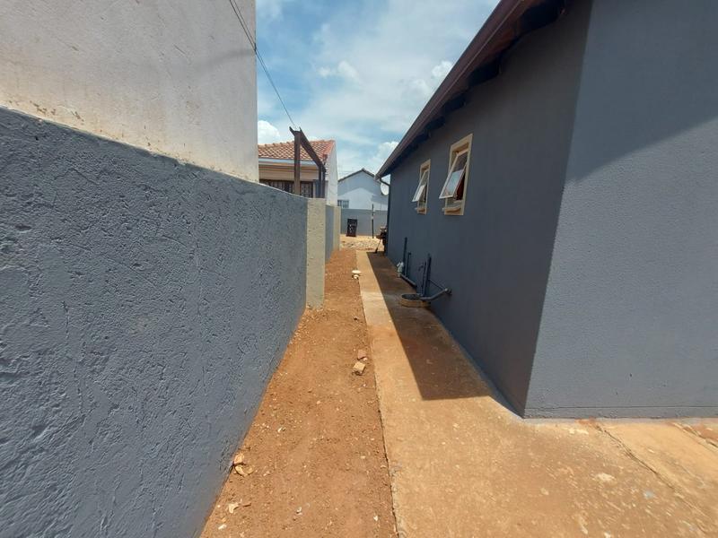 2 Bedroom Property for Sale in Protea Glen Gauteng