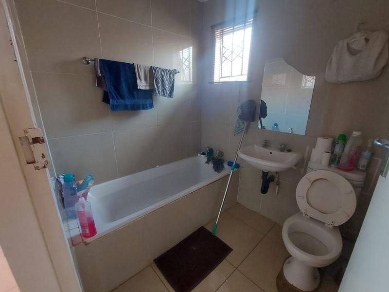 2 Bedroom Property for Sale in Protea Glen Gauteng