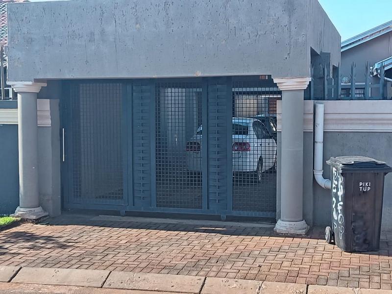 3 Bedroom Property for Sale in Protea Glen Gauteng