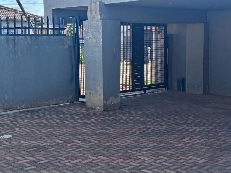 3 Bedroom Property for Sale in Protea Glen Gauteng