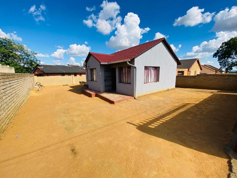 2 Bedroom Property for Sale in Toekomsrus Gauteng