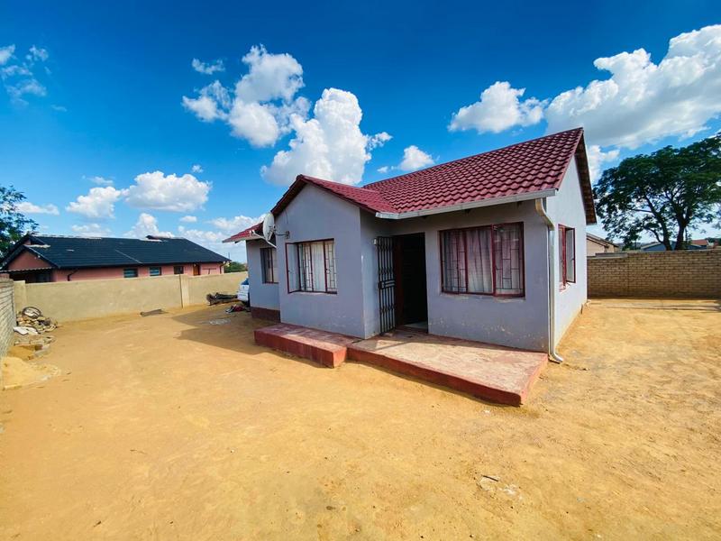 2 Bedroom Property for Sale in Toekomsrus Gauteng